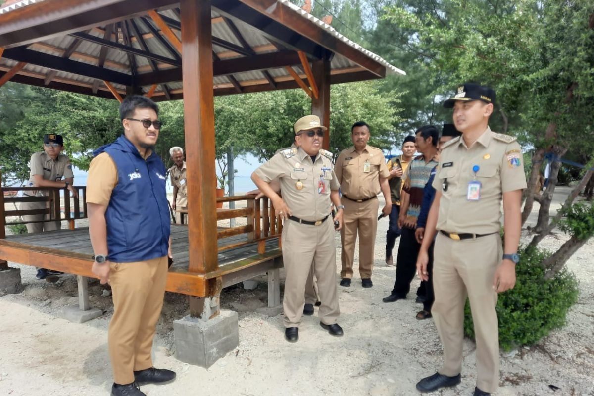 Warga Kepulauan Seribu dapat melihat gusung