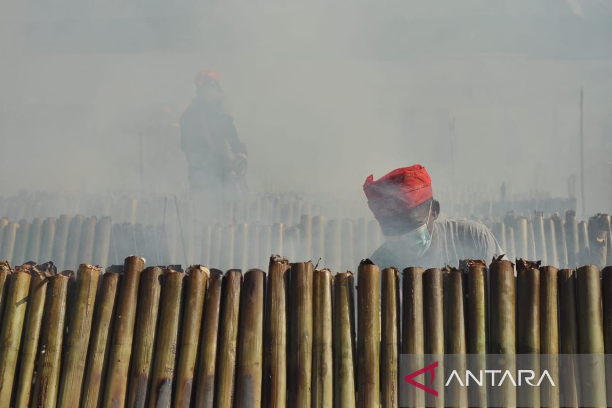 Warga Poso  pecahkan rekor MURI kategori pembakaran 7.000 Inuyu