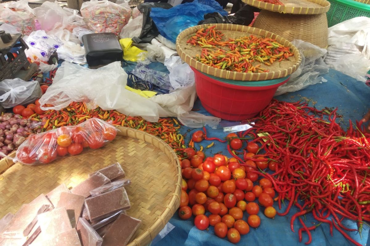 Musim hujan, harga cabai anjlok di Pasar Bunkate