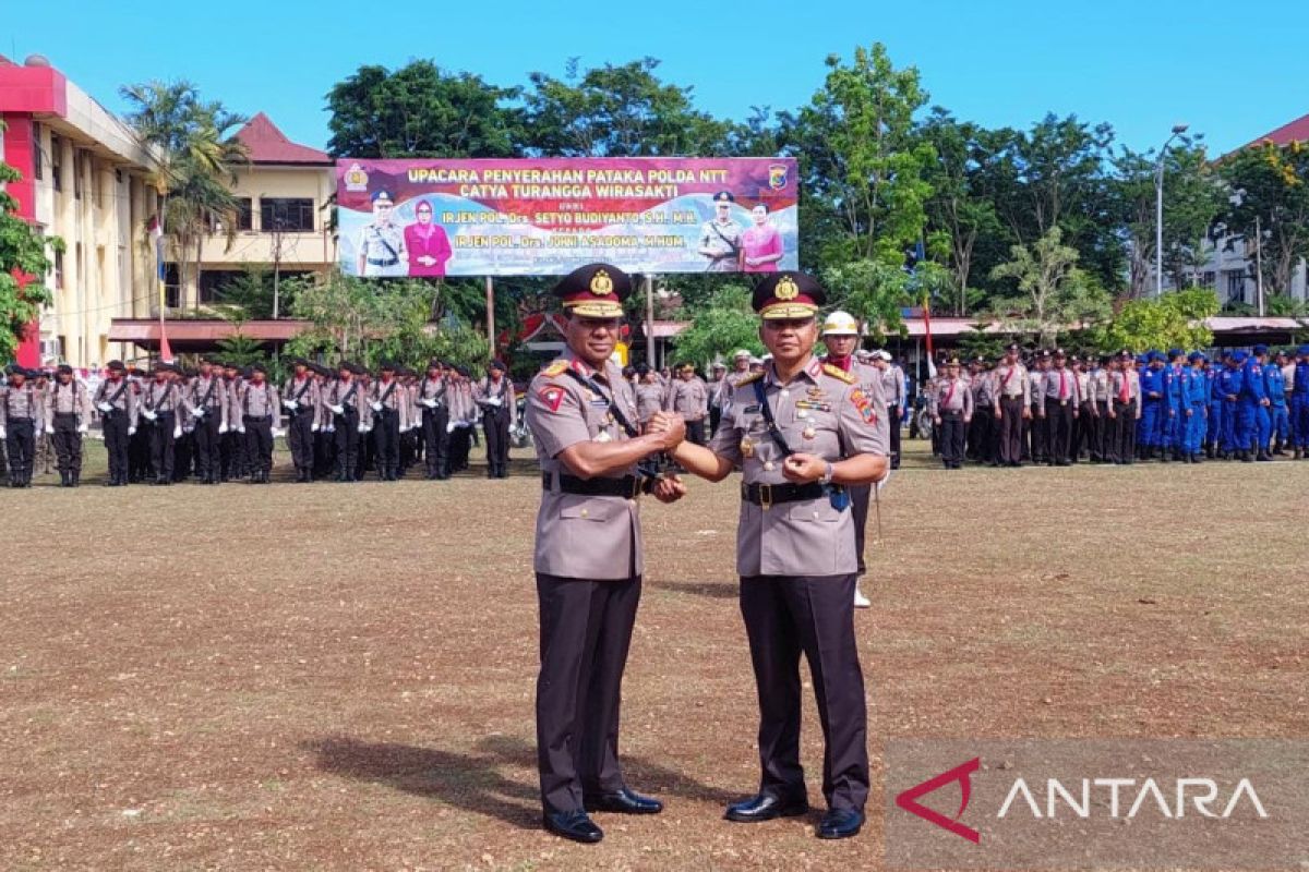 Johanis Asadoma resmi jabat Kapolda NTT