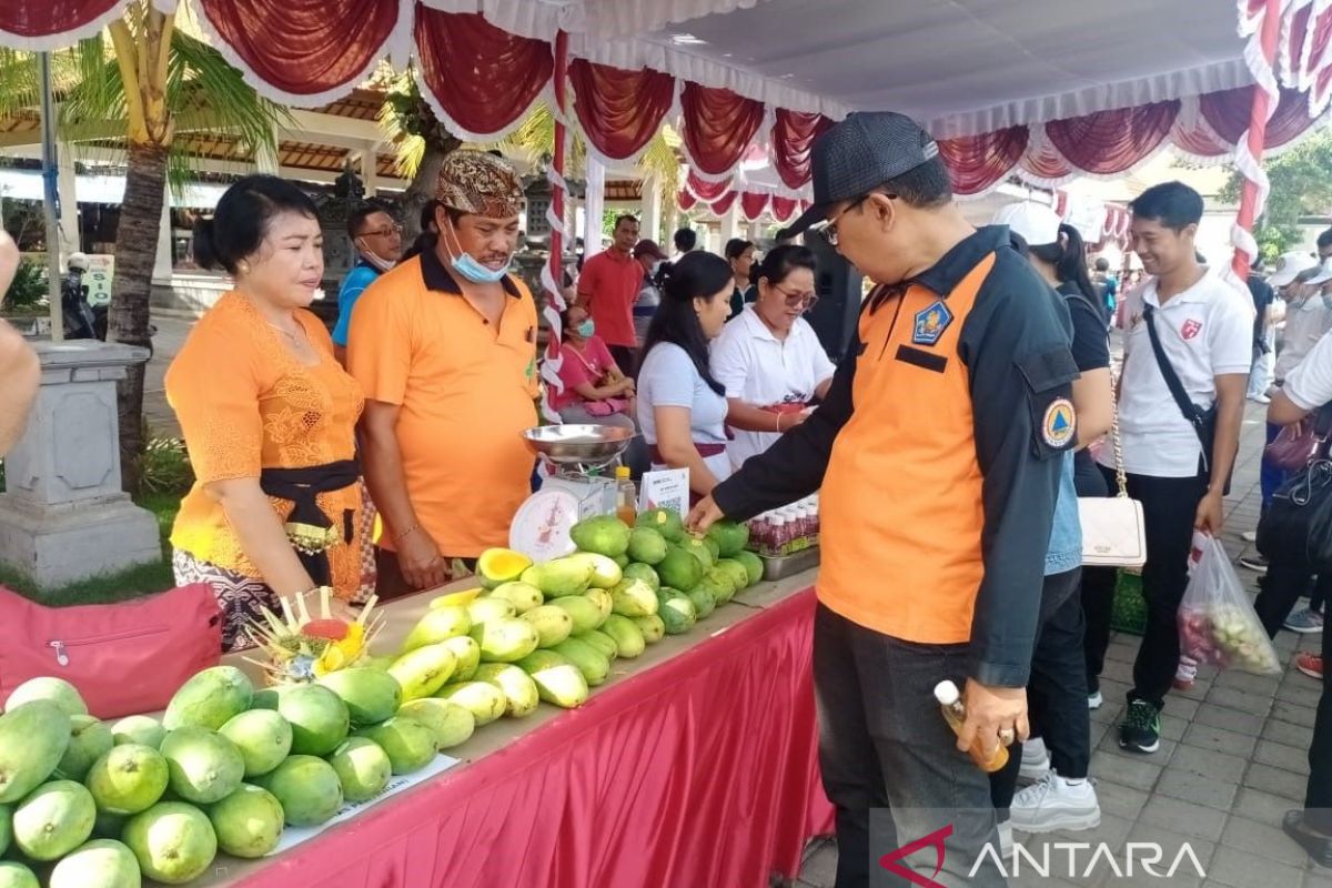 Pemkab Buleleng gencarkan operasi pasar pangan dan buah lokal antisipasi inflasi