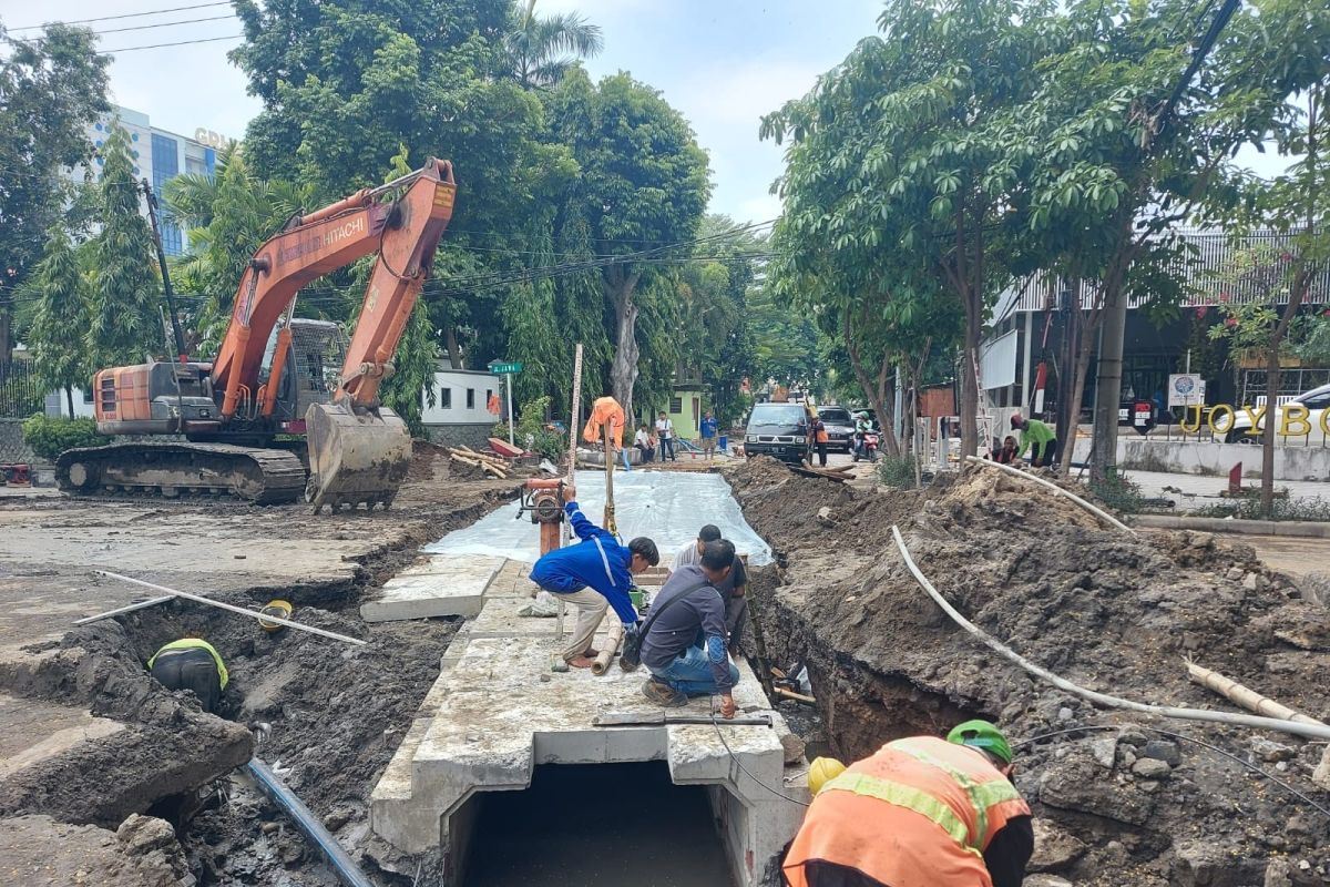 Surabaya kebut pembangunan saluran di area rawan banjir