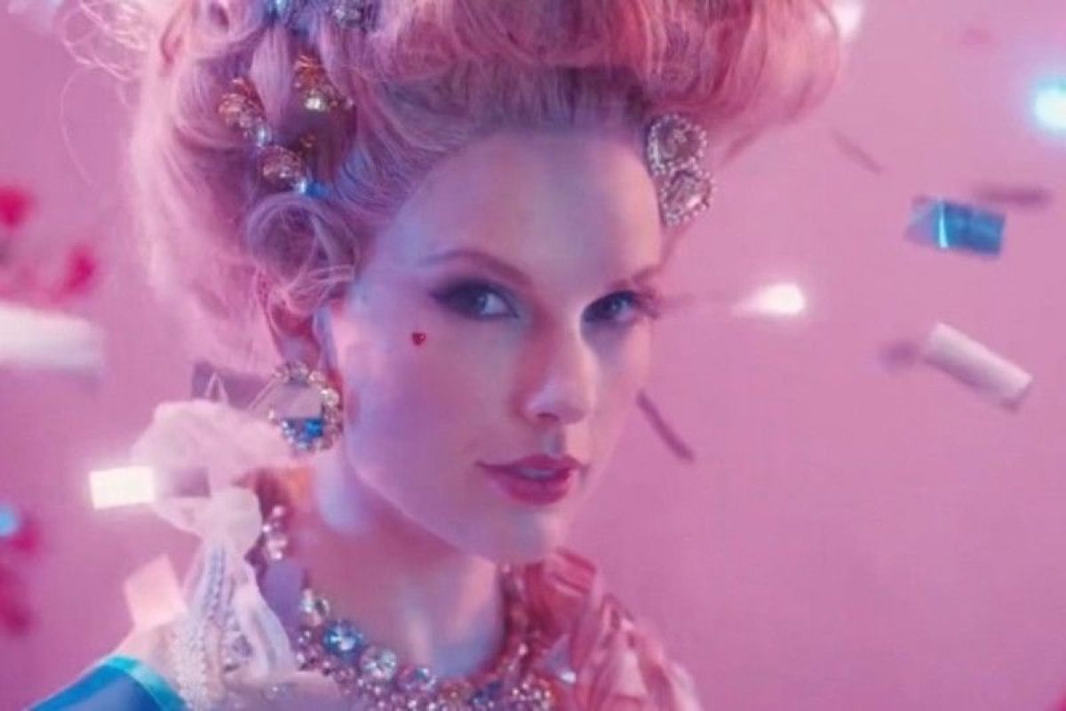 Taylor Swift beri bocoran video musik album ke 10 "Midnights"