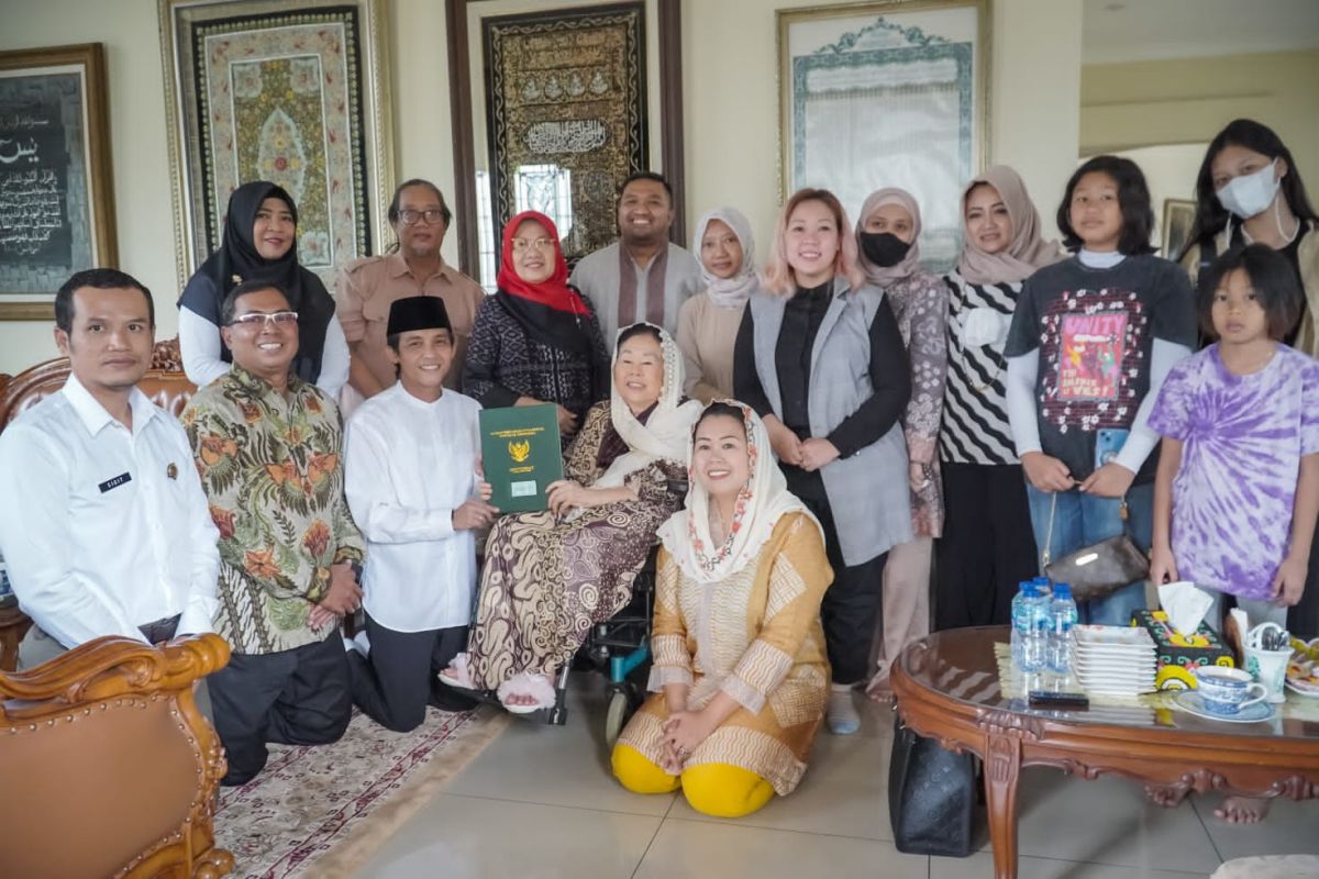 Wamen ATR/BPN serahkan sertifikat Yayasan Wahid Hasyim di Hari Santri