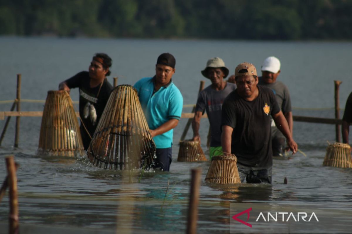 Festival Danau Poso tampilkan Mosango sebagai perekat kerukunan
