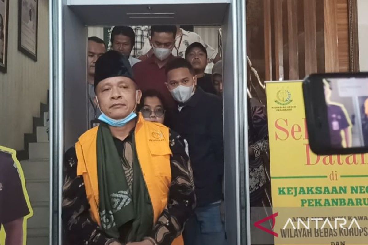 Mantan Rektor UIN Suska Riau dituntut tiga tahun penjara