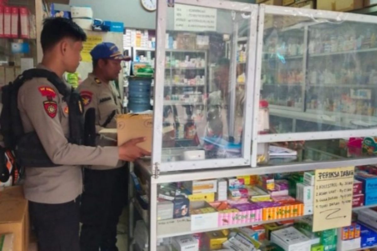 Polres Mamuju melarang sementara penjualan  obat sirop di apotik
