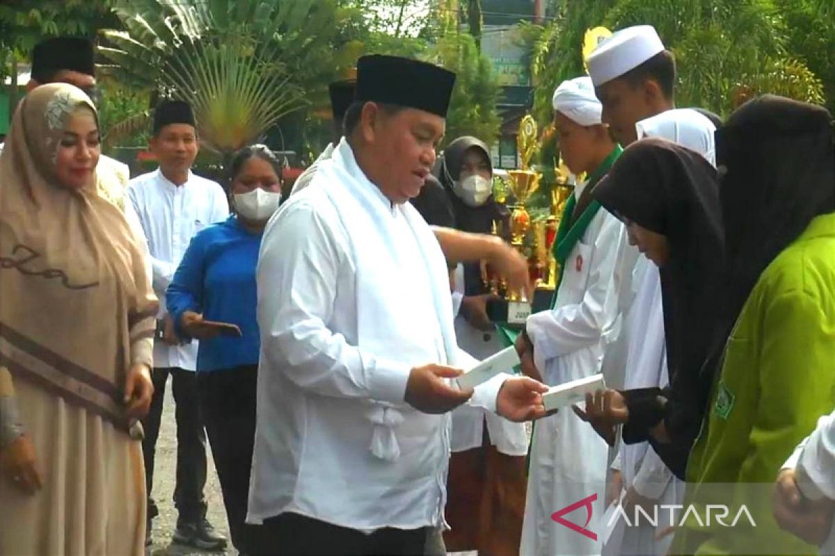 Santri di Kotim diminta tingkatkan peran membantu pembangunan daerah