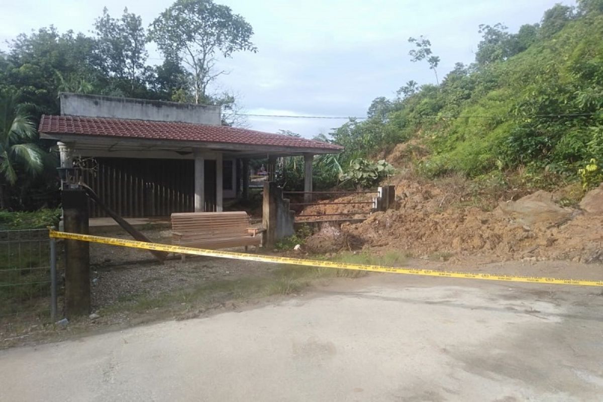 Tiga rumah di Aceh Tamiang tertimbun longsor, kerugian capai ratusan juta