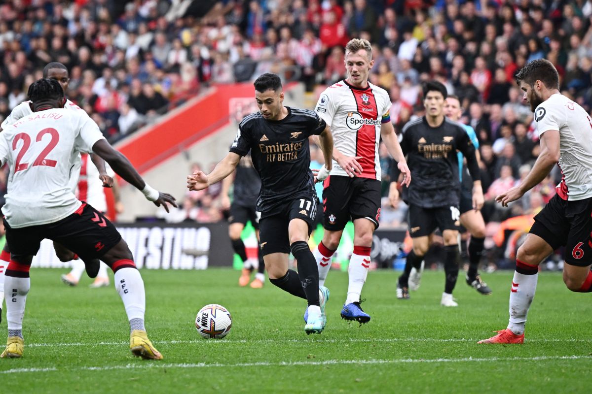 Laju Arsenal tertahan setelah main imbang 1-1 dengan Southampton
