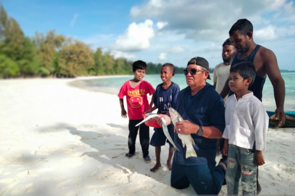 Bupati Thaher: Banyak Sekali Tempat Yang Indah Di Kepulauan Kei Malra