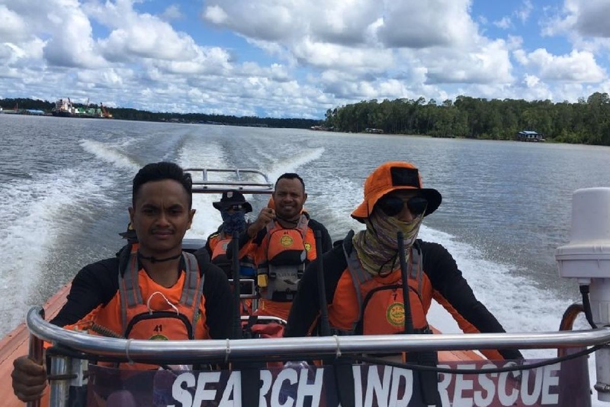 Tim SAR cari ABK kapal yang diduga jatuh di perairan Kokonao
