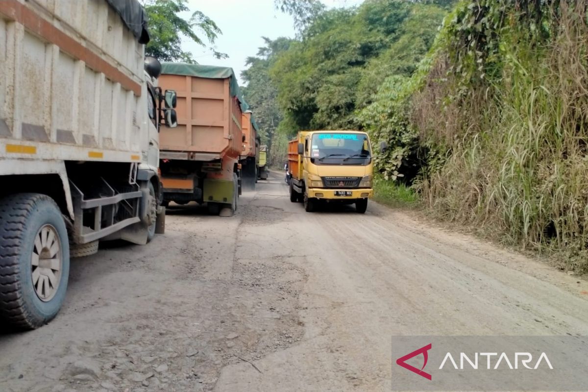 DPRD Bogor minta Pemkab jadi investor pembangunan jalan tol khusus truk tambang