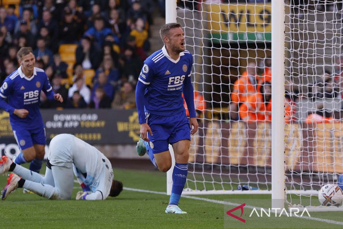 Leicester keluar dari zona degradasi setelah tahan imbang Everton 2-2