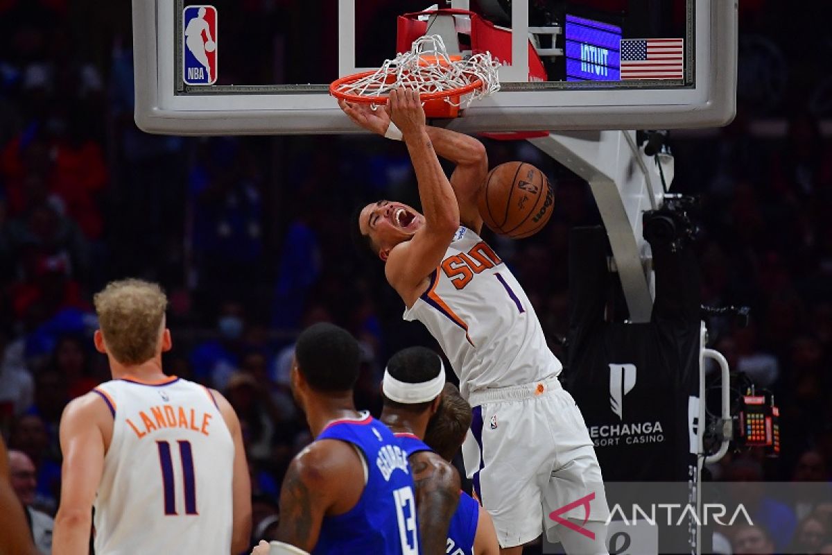 Devin Booker bawa Suns hentikan catatan sempurna Clippers