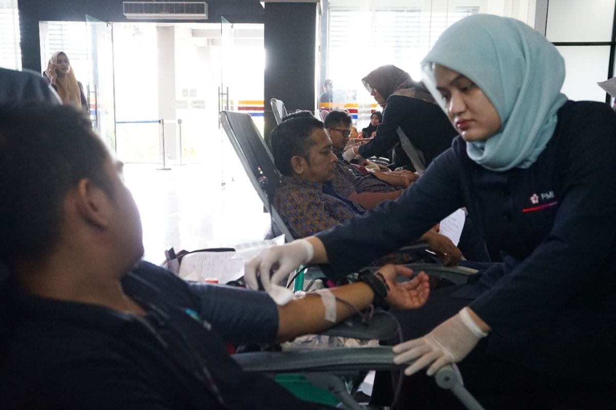 Peringati Hari Listrik Nasional ke-77, PLN gelar donor darah di Banda Aceh