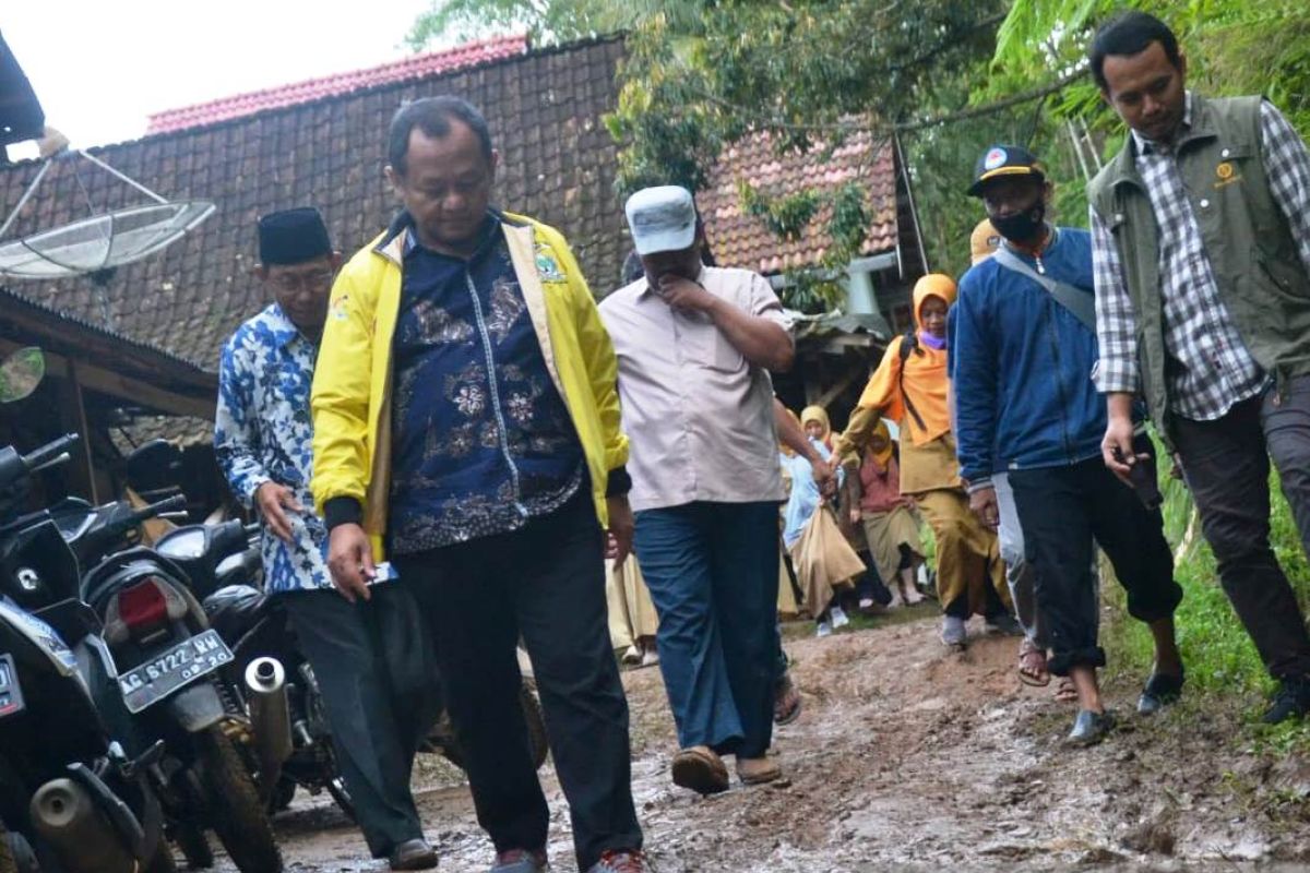 Golkar Jatim siapkan beasiswa bagi anak korban tanah longsor Tulungagung