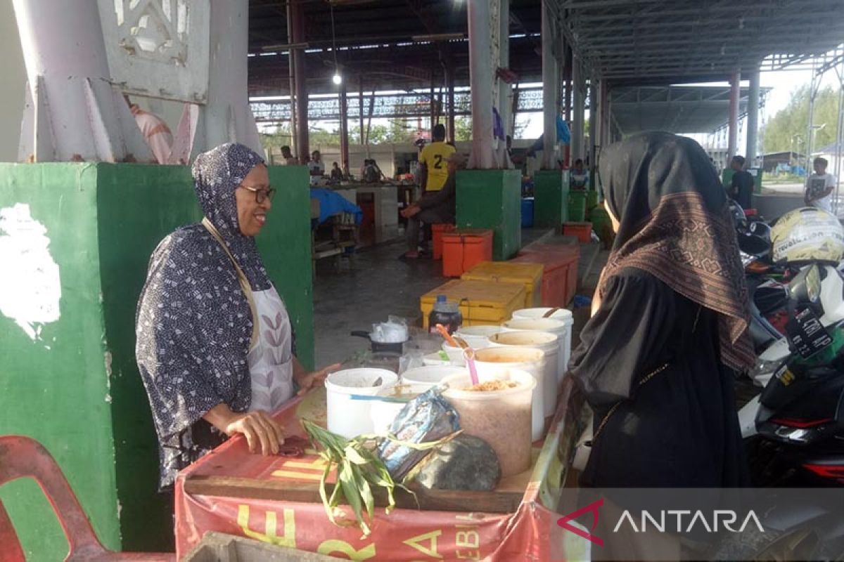 Pendapatan pedagang bumbu giling di Pasar Al Mahirah tidak menentu