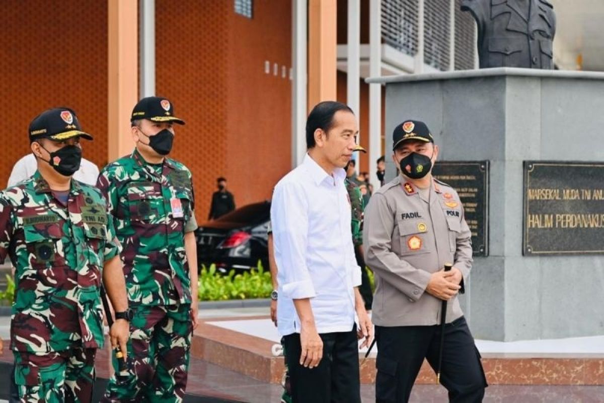 Presiden Jokowi tinjau sejumlah infrastruktur IKN di Kalimantan Timur