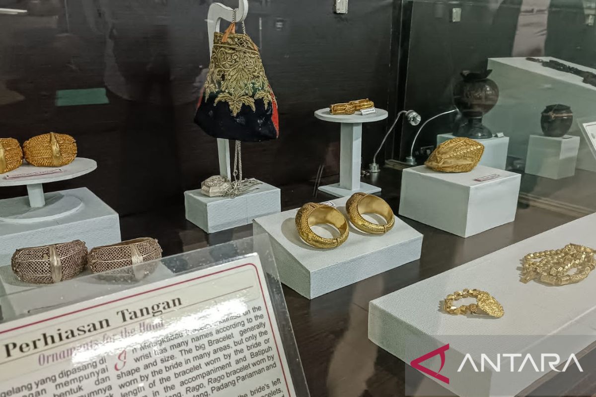 Perhiasan Koto Gadang-Kota Gede disandingkan dalam pameran bersama
