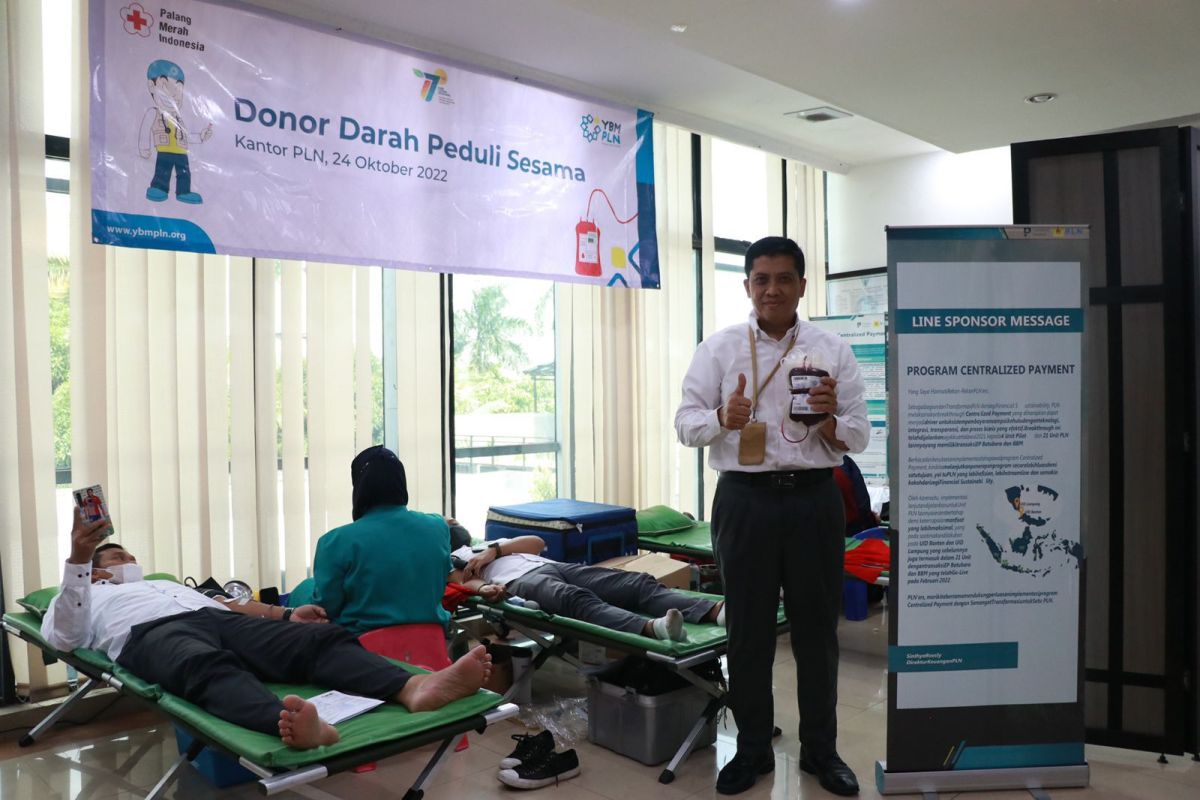 Sambut Hari Listrik Nasional (HLN) ke-77, YBM PLN UID Banten donorkan 77 kantong darah