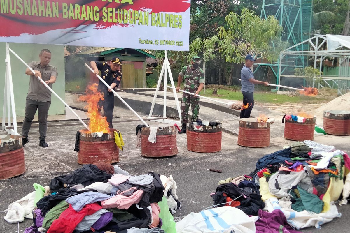 32 balpres pakaian bekas dimusnahkan di Markas Kodim Tarakan