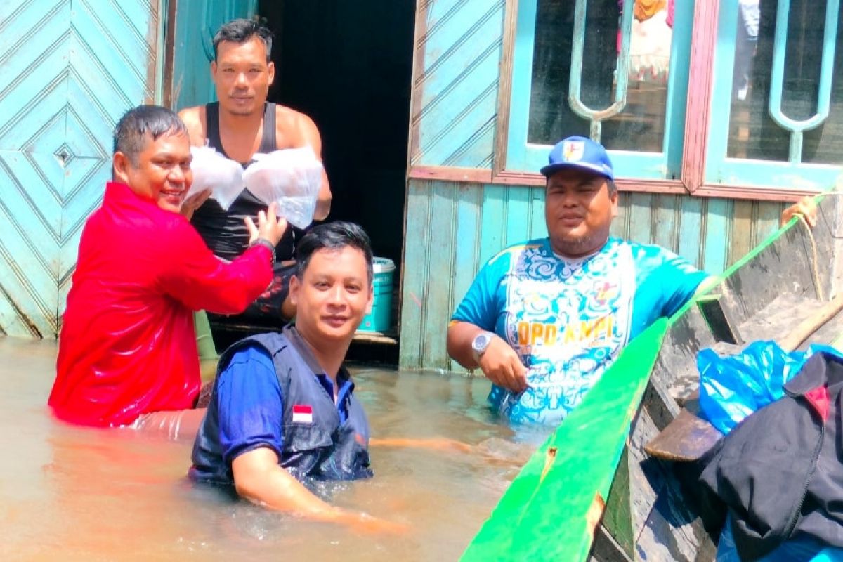 Agustiar gandeng pemuda buka dapur umum bantu korban banjir di Kotim