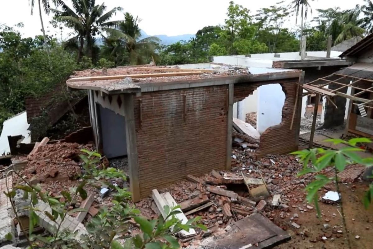 Belasan rumah di Timahan Trenggalek rusak dampak bencana tanah gerak