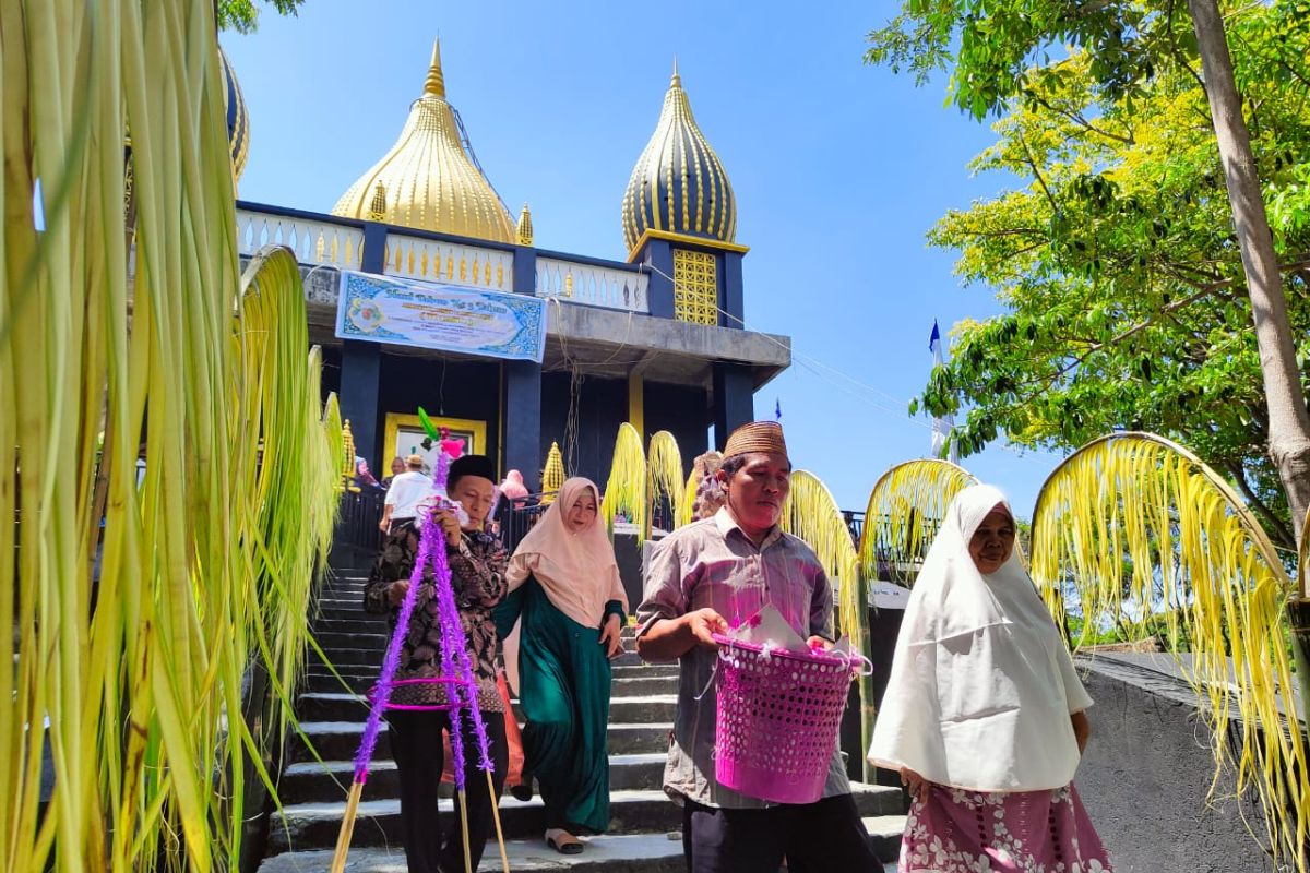 Warga Bongo rayakan Maulid Nabi di Masjid Walima Emas