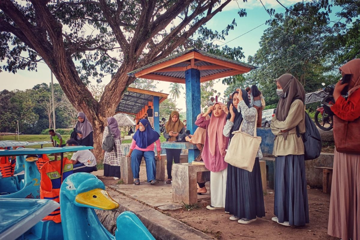 Danau Perintis kembali diserbu wisatawan lokal setelah pandemi