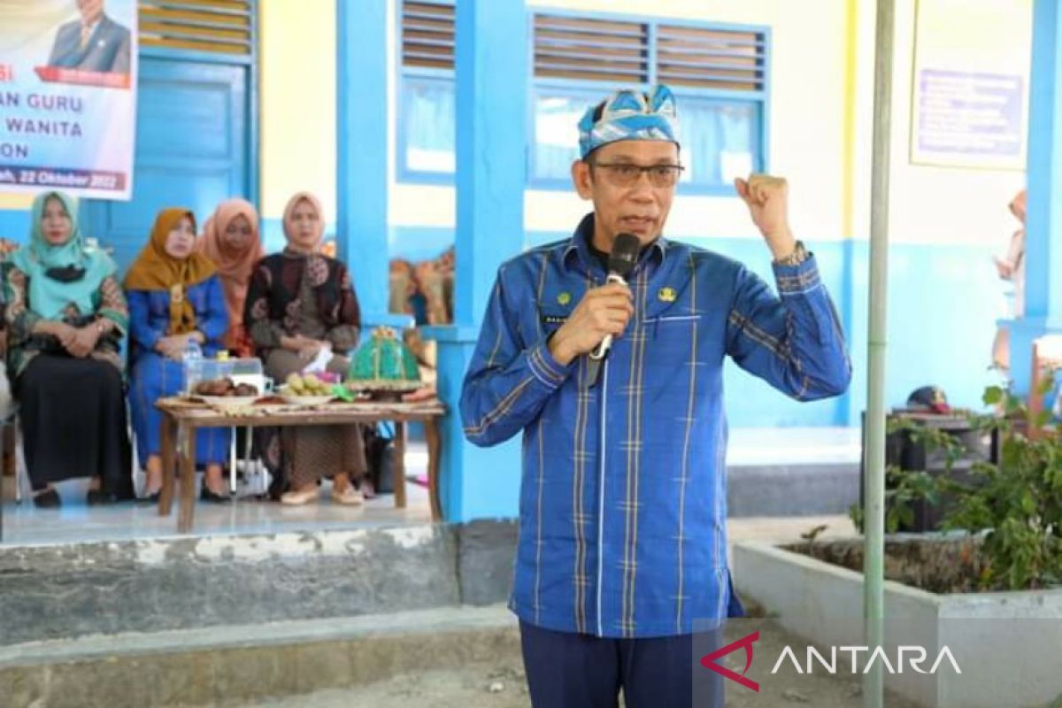 Penjabat Bupati Buton tekankan insan pendidikan tak lakukan pungutan liar