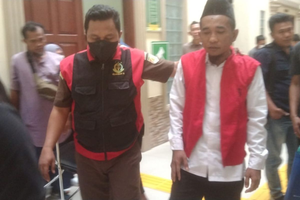 Joko Kasian dituntut 14 tahun penjara oleh jaksa karena bawa 15 kg ganja