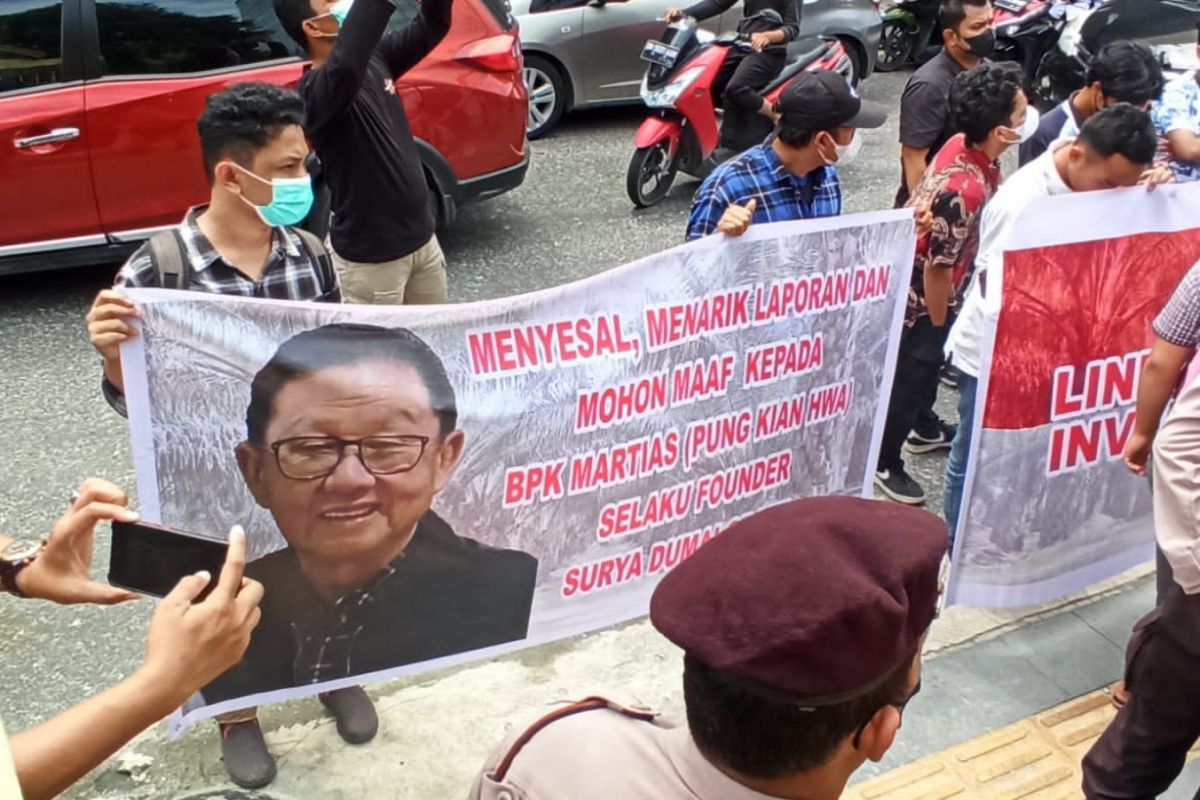 Sampaikan sikap di Surya Dumai dan Kejati Riau, massa APMKP menyesal