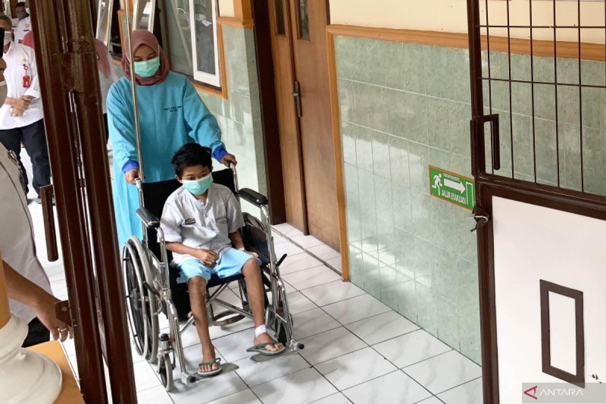 Satu pasien tragedi Kanjuruhan Malang dibolehkan pulang usai dirawat 24 hari