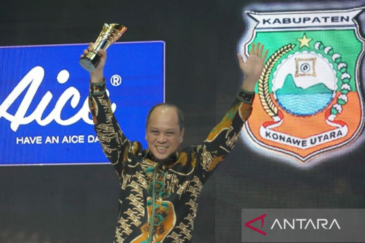 Bupati Konawe Utara Ruksamin raih penghargaan Indonesia Awards 2022