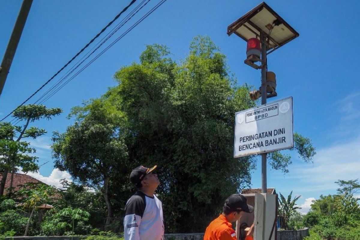 BPBD Kota Madiun lakukan perawatan alat EWS antisipasi bencana banjir