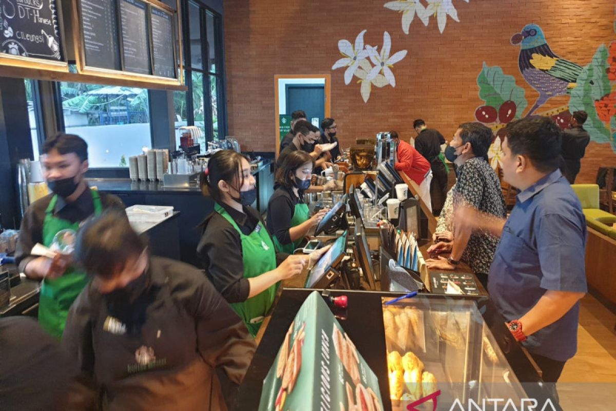 Starbucks resmi buka gerai mandiri di Harvest City
