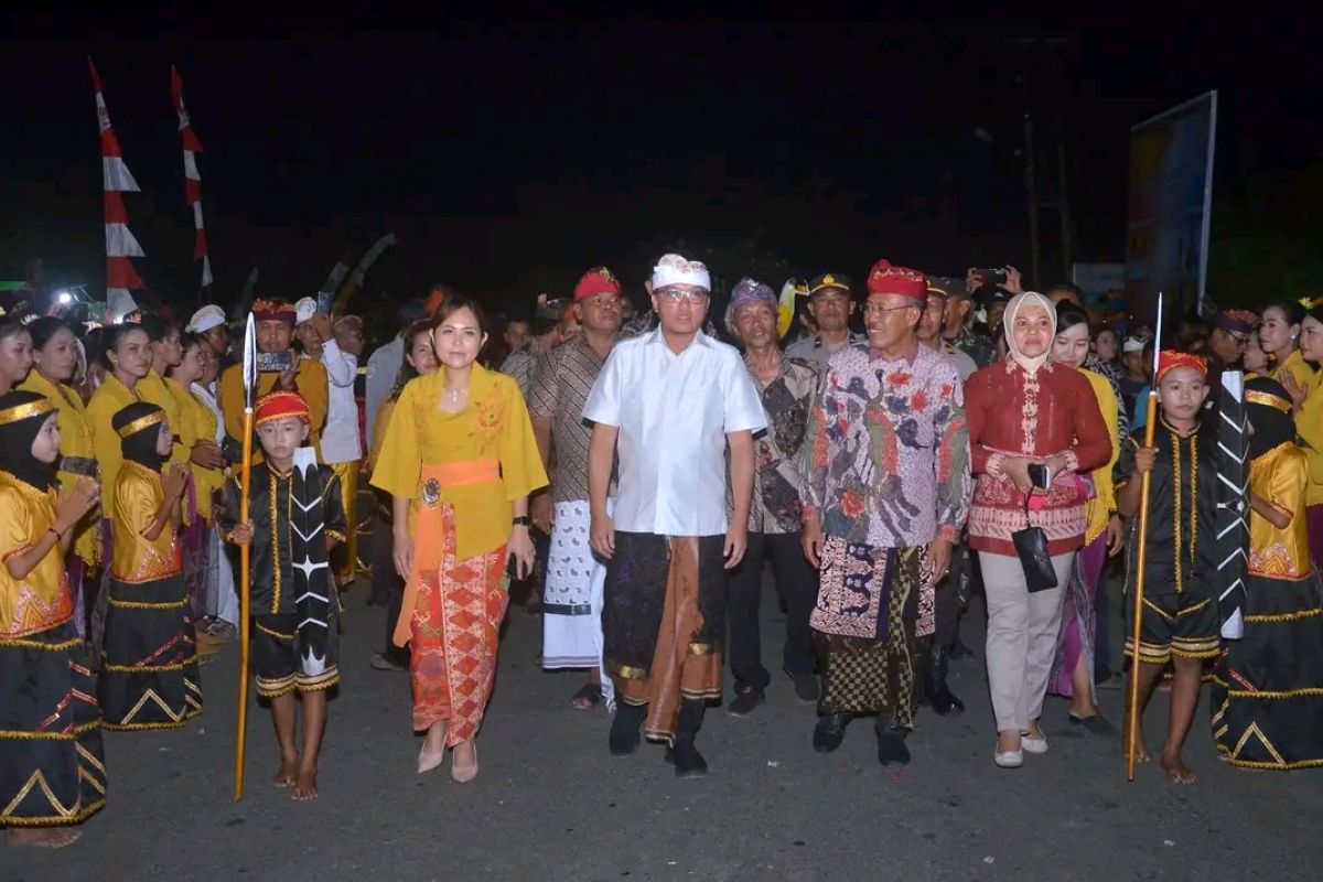 Utsawa Dharma Gita Morut dibuka, Delis; Tahun 2023 pemkab biayai penyekolahan mangku jadi pandita