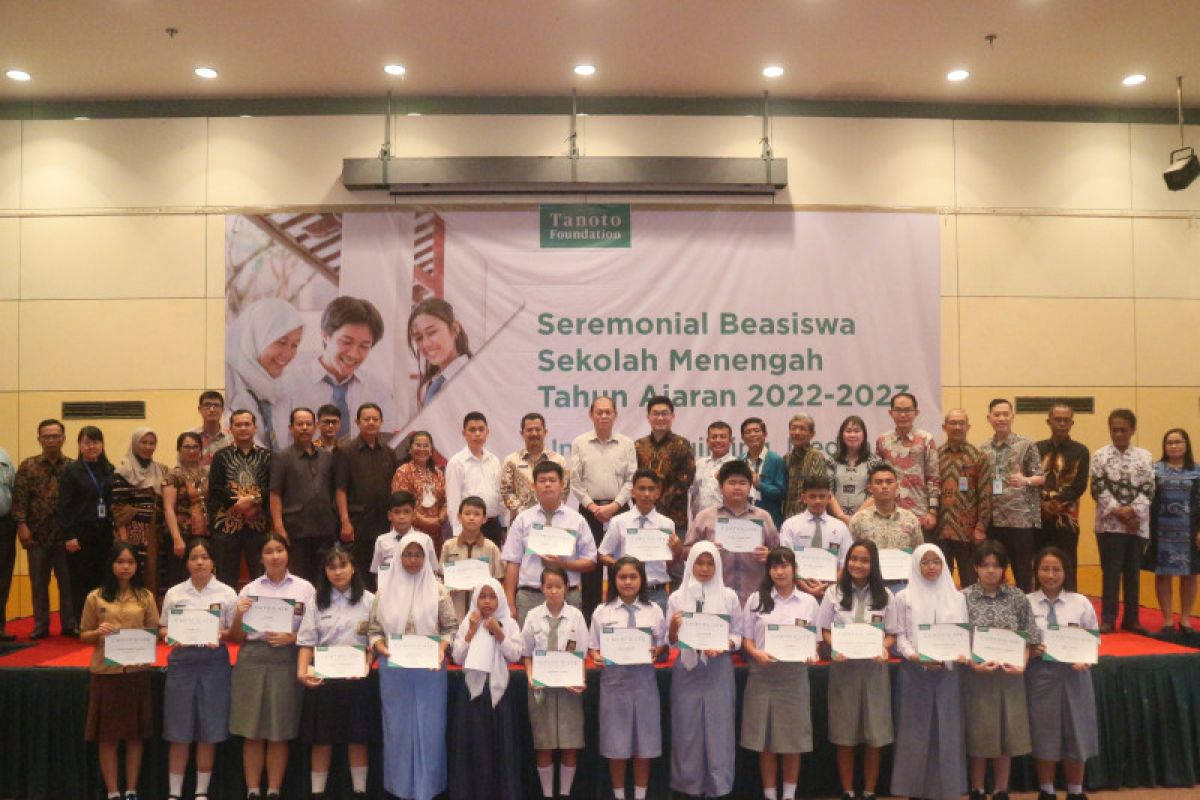 Tanoto Foundation bantu siswa sekolah menengah di Medan lewat beasiswa pendidikan