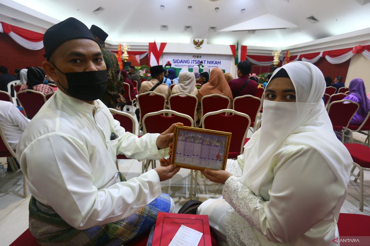 Puluhan pasutri WNI mengikuti sidang isbat nikah di KBRI Kuala Lumpur