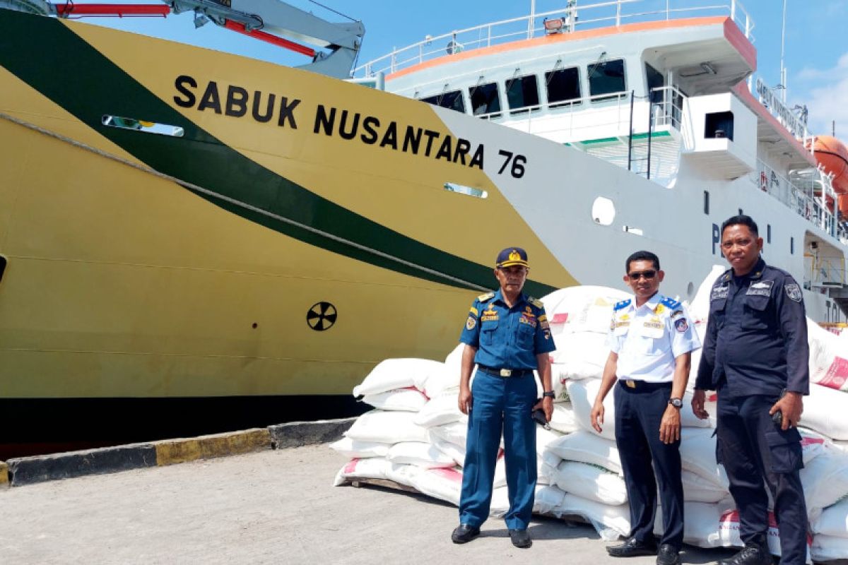KM Sabuk Nusantara 76 melancarkan distribusi bahan pokok