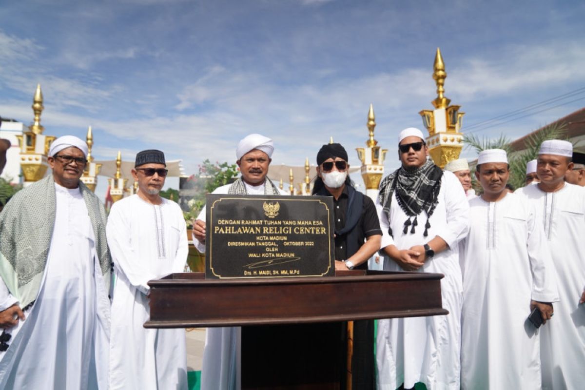Wali Kota Madiun bareng Gus Miftah resmikan Pahlawan Religi Center