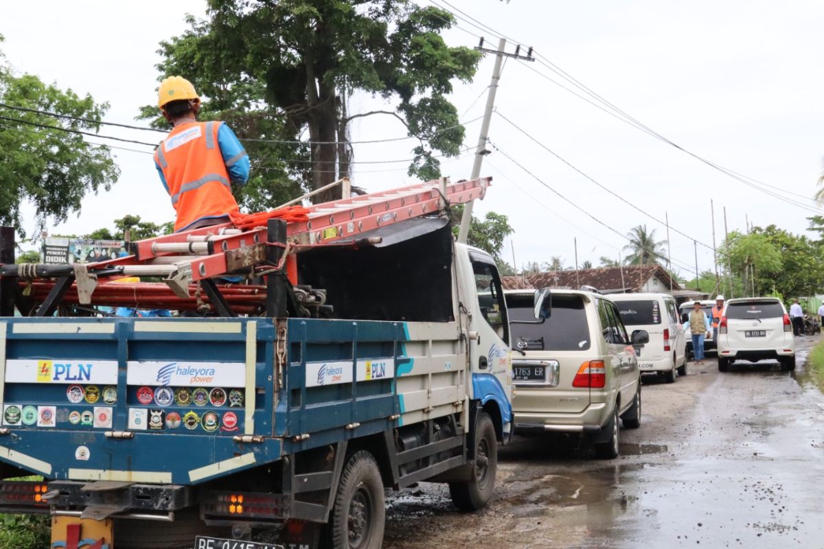 PLN pulihkan pasokan listrik pelanggan akibat banjir di Lampung