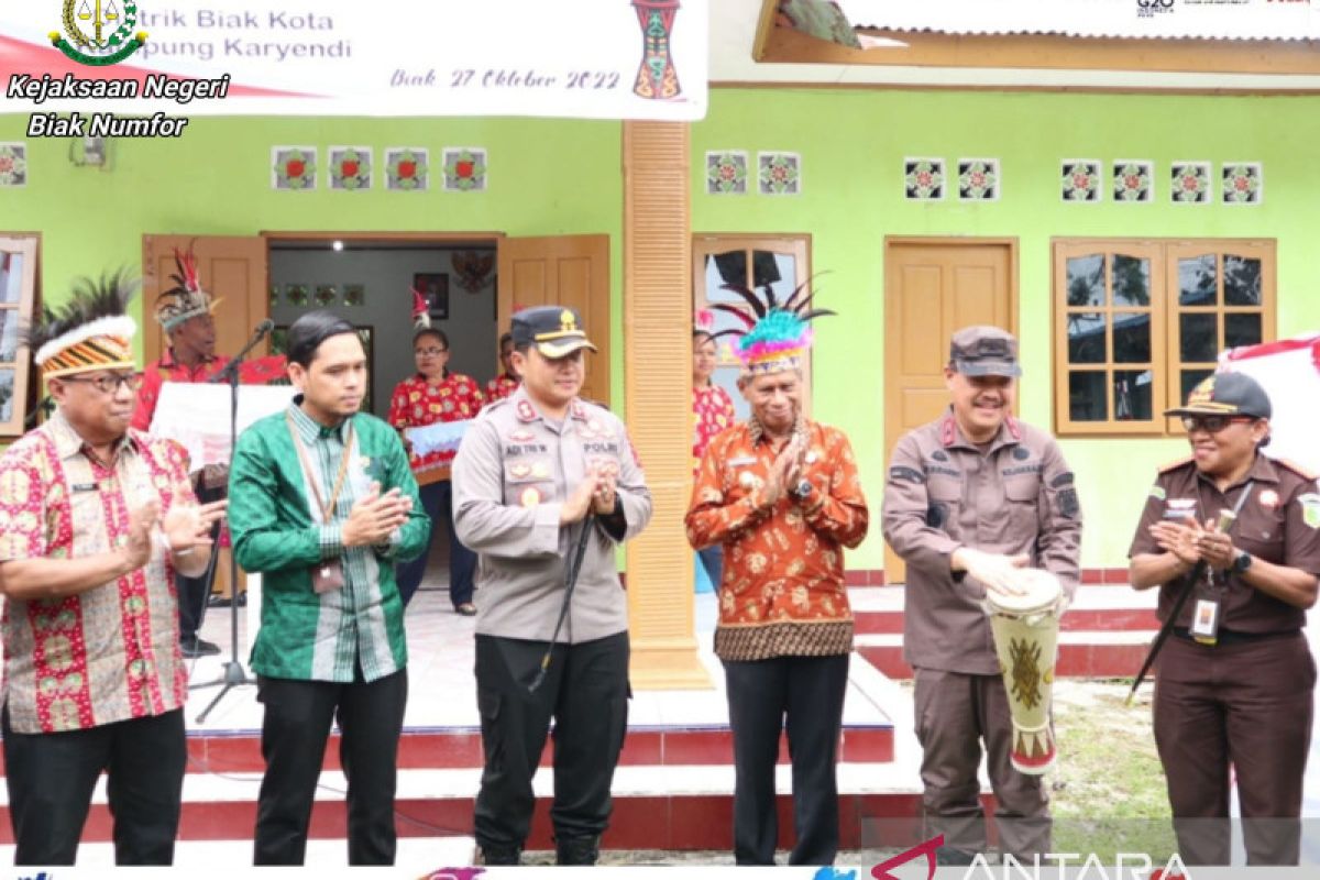 Wakajati Papua Resmikan Rumah Restorative Justice di Kampung Karyendi Biak Numfor