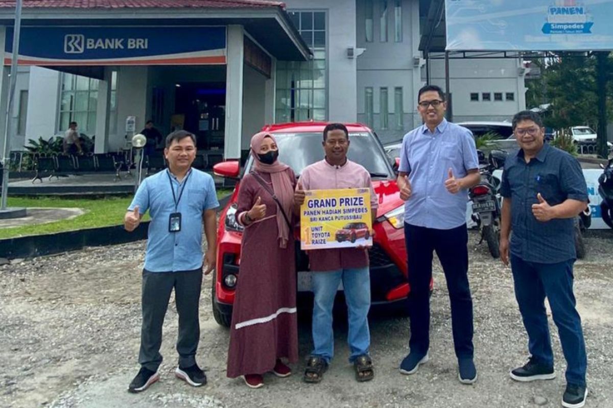 Seorang warga Putussibau di Kalbar dapat hadiah mobil dari BRI