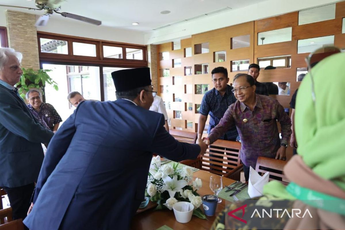 Ketum PBNU minta Gubernur Bali ceritakan keharmonisan Bali di R20