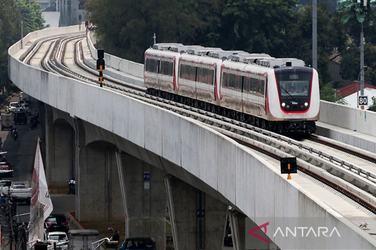 HUT Jakarta, Naik LRT hanya bayar Rp1 - ANTARA News