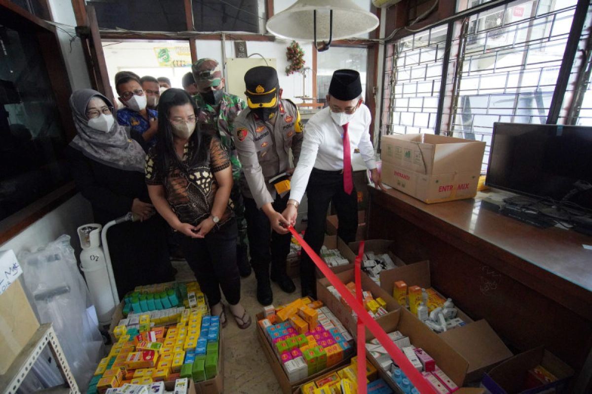 Tim gabungan sidak peredaran obat sirop di Kota Mojokerto