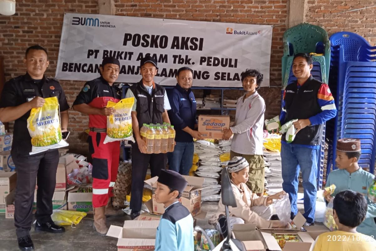 PT BA berikan bantuan kepada korban banjir di Sidomulyo Lampung Selatan
