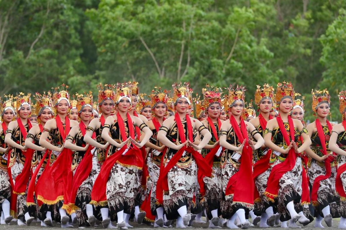Festival Gandrung Sewu Banyuwangi pukau ribuan penonton